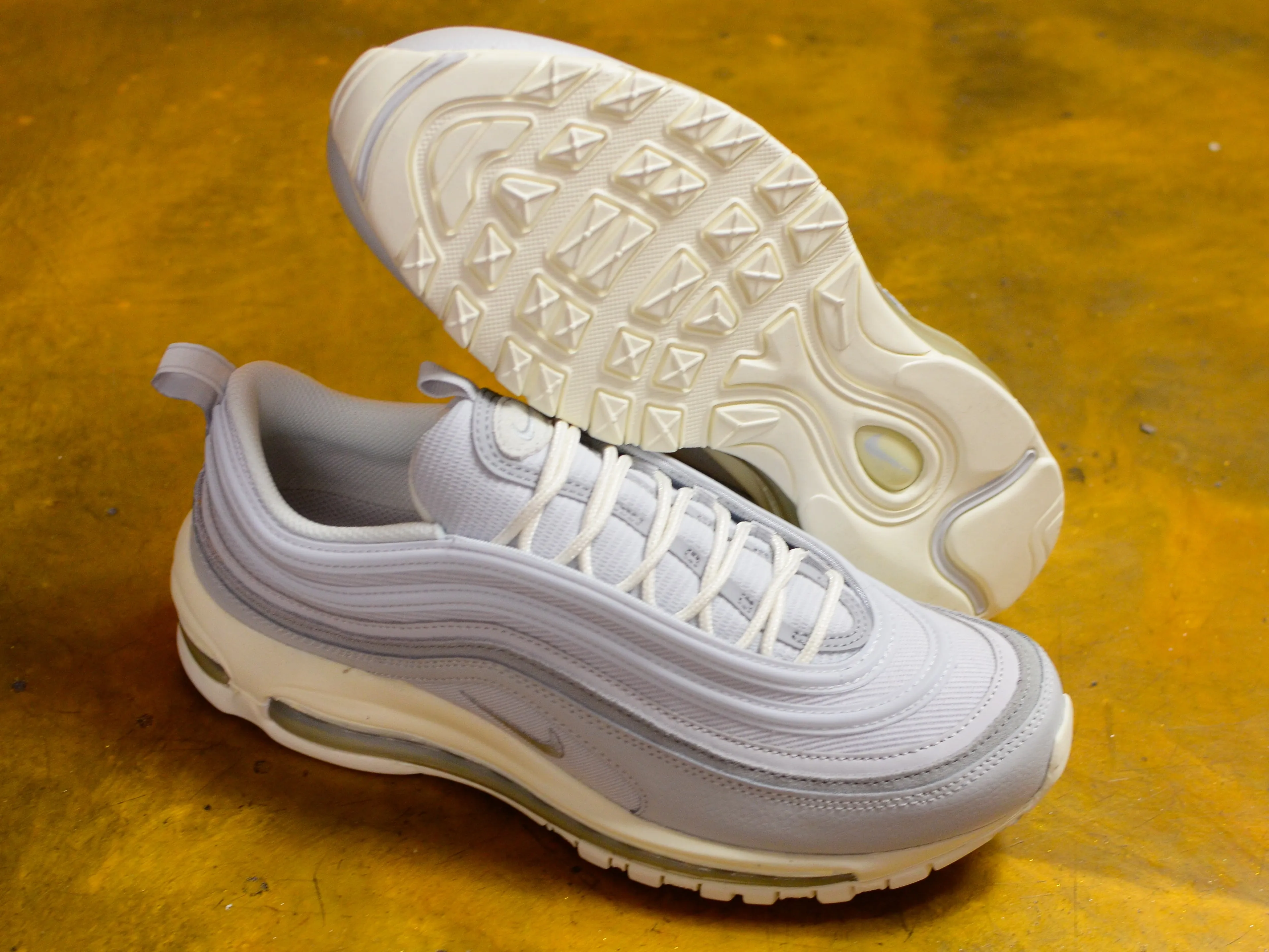Air Max 97 SE - Pure Platinum / Wolf Grey