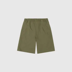 ESSENTIALS WOVEN SHORTS MEDIUM OLIVE