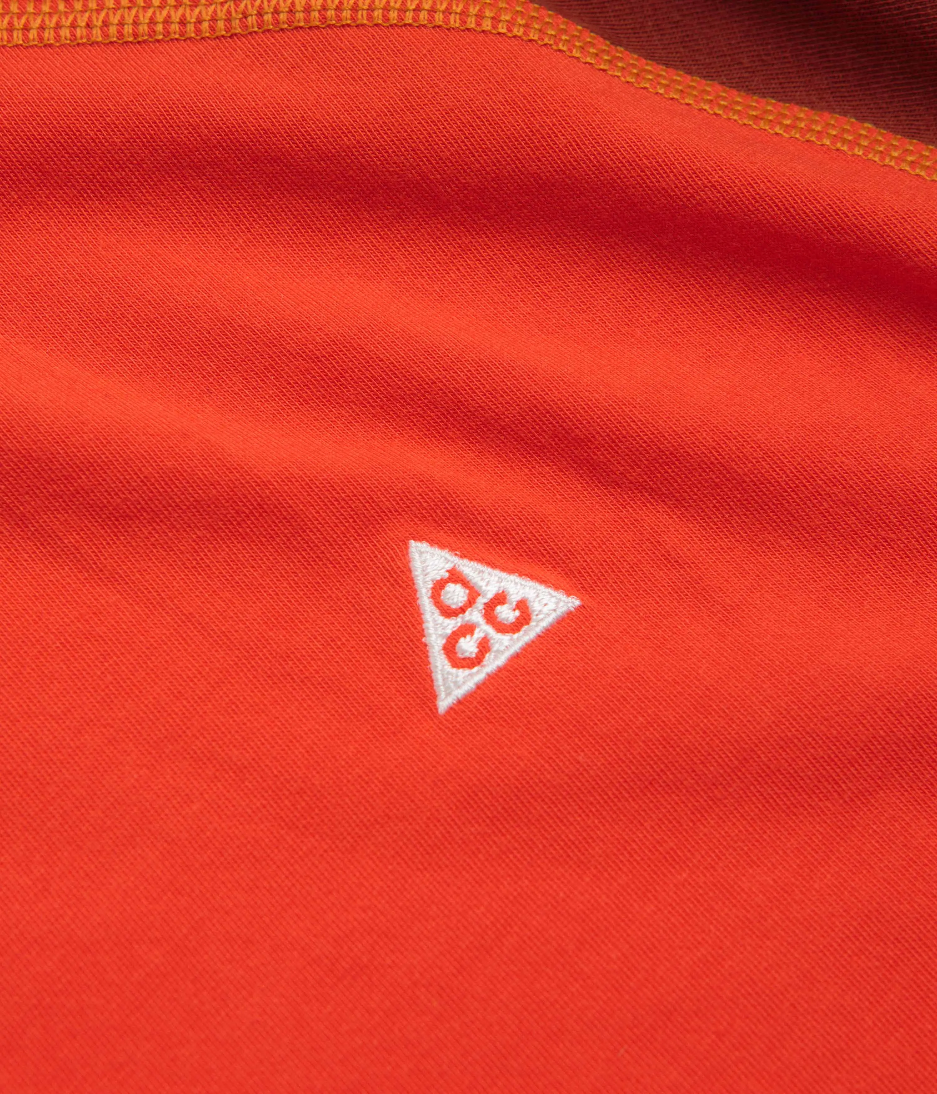 Nike ACG Goat Rocks T-Shirt - Picante Red / Cinnamon / Summit White