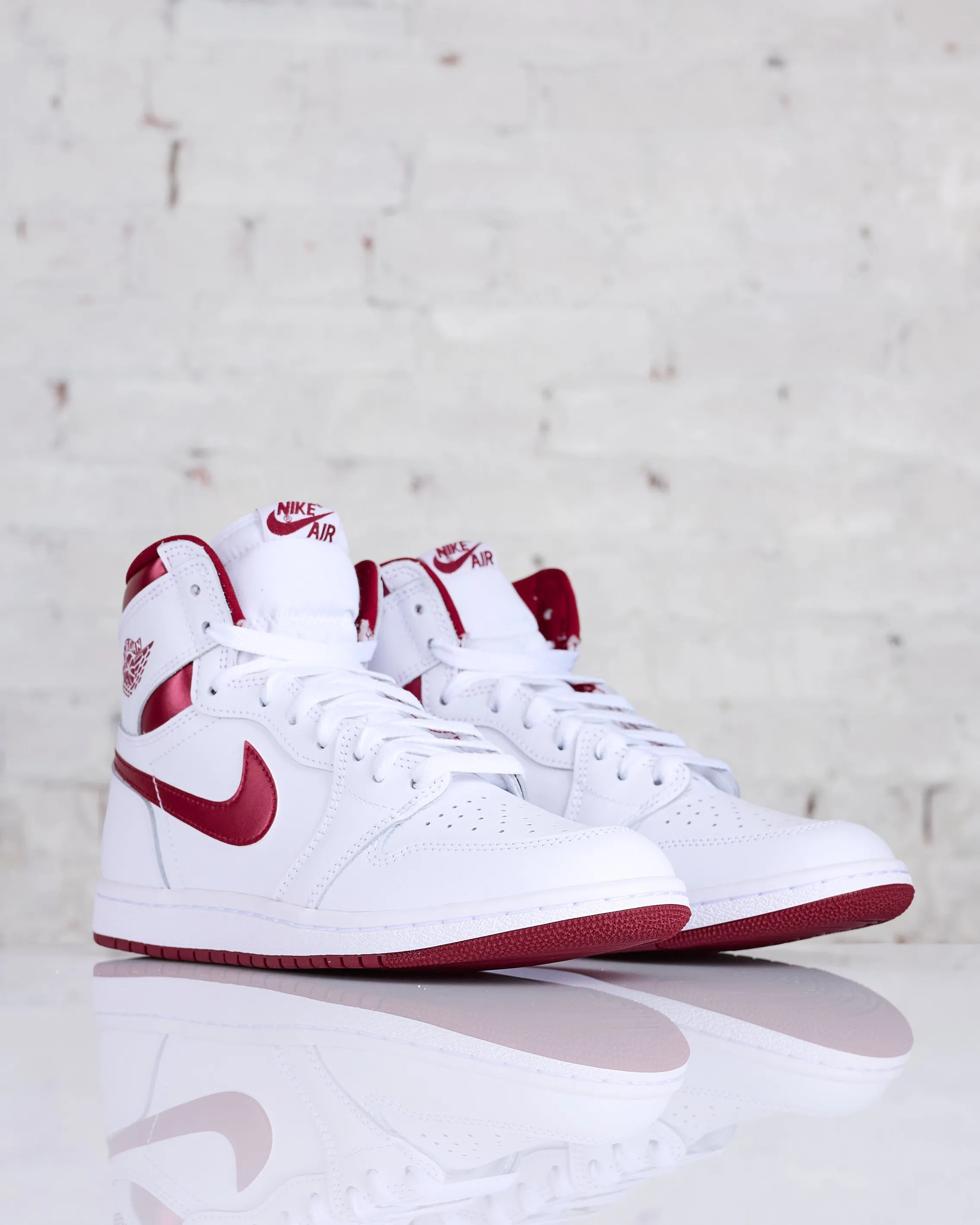 Nike Men's Air Jordan 1 High '85 Metallic Burgundy White/Team Red-White