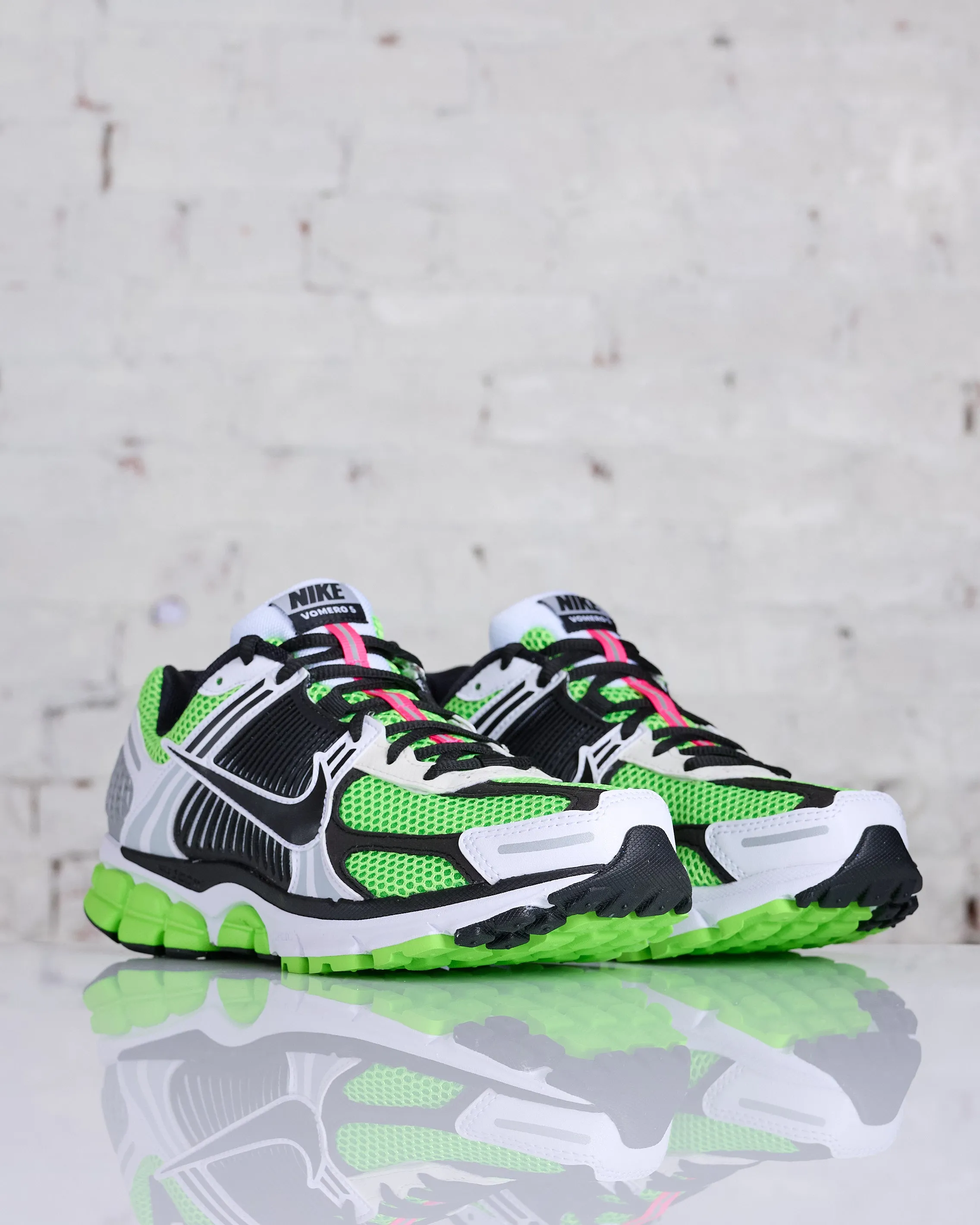 Nike Men's Zoom Vomero 5 SE SP Electric Green/Black-White-Sail
