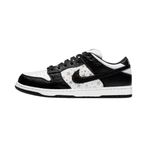 Nike SB Dunk Low Supreme Stars Black