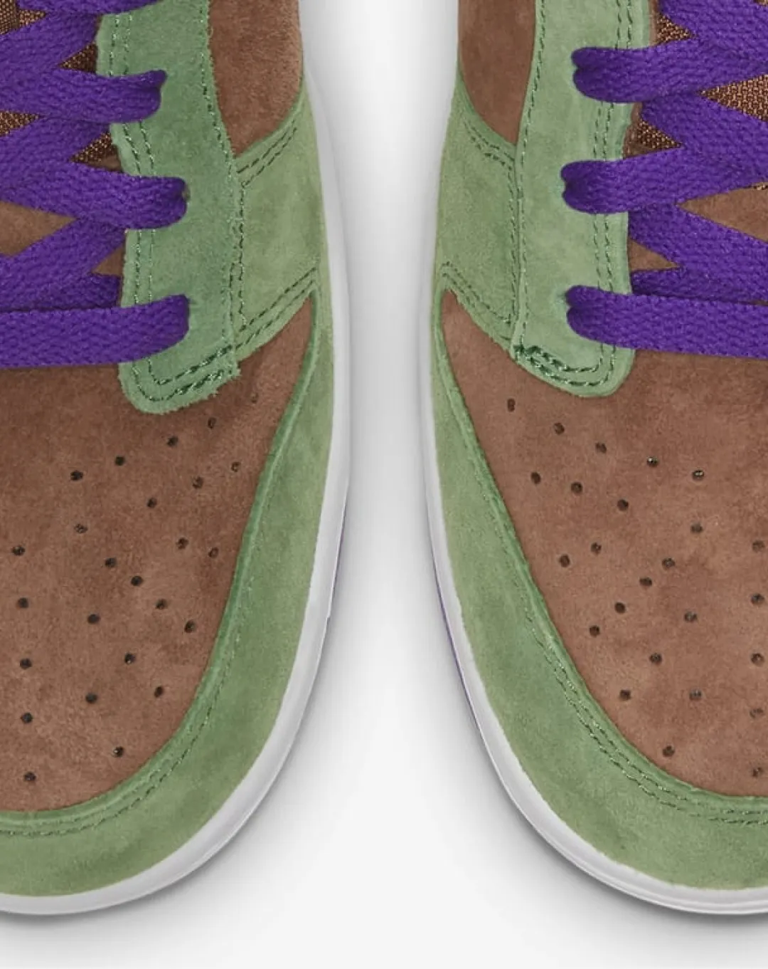 Nike SB Dunk Low 'Veneer' Sneakers