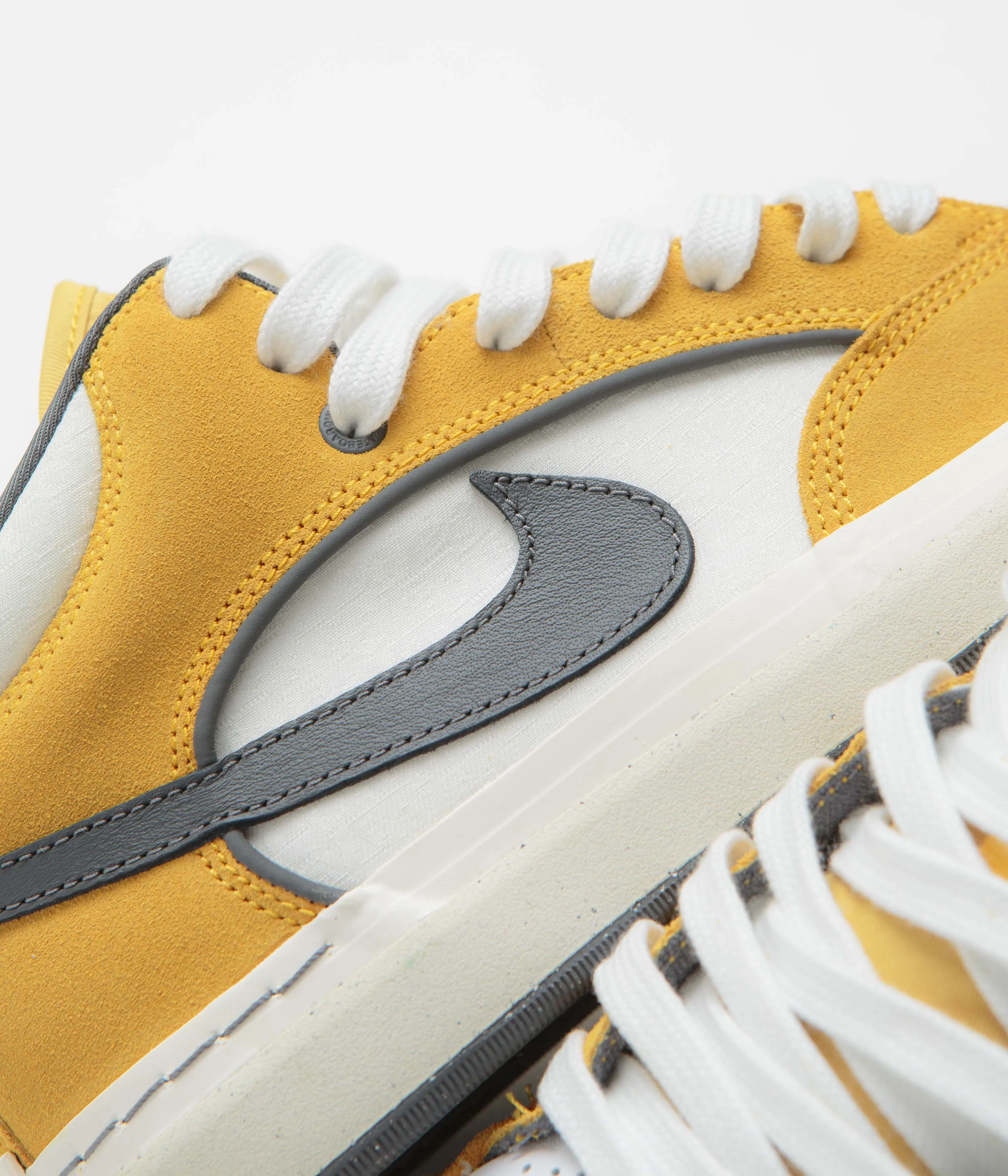 Nike SB React Leo Shoes - University Gold / Dark Grey