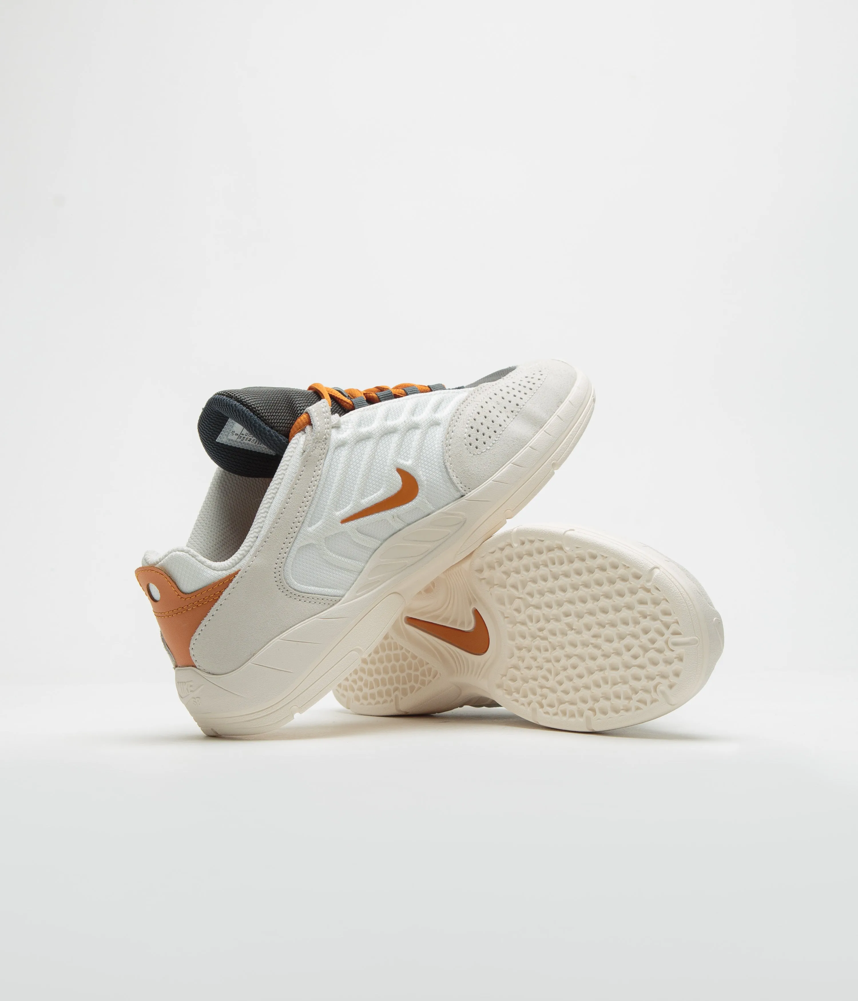 Nike SB Vertebrae Shoes - Summit White / Monarch - Phantom