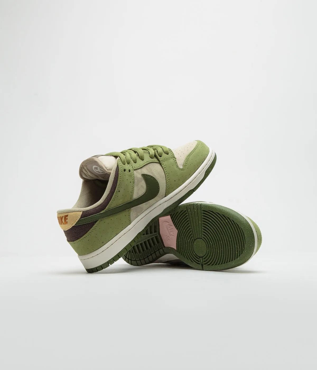 Nike SB x Yuto Horigome Dunk Low Pro Shoes - Asparagus / Legion Green - Light Khaki