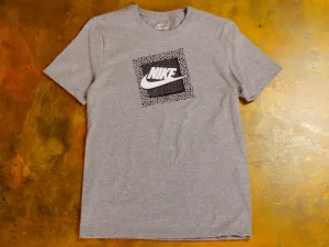Nike Sportswear Layer Logo T-Shirt - Grey