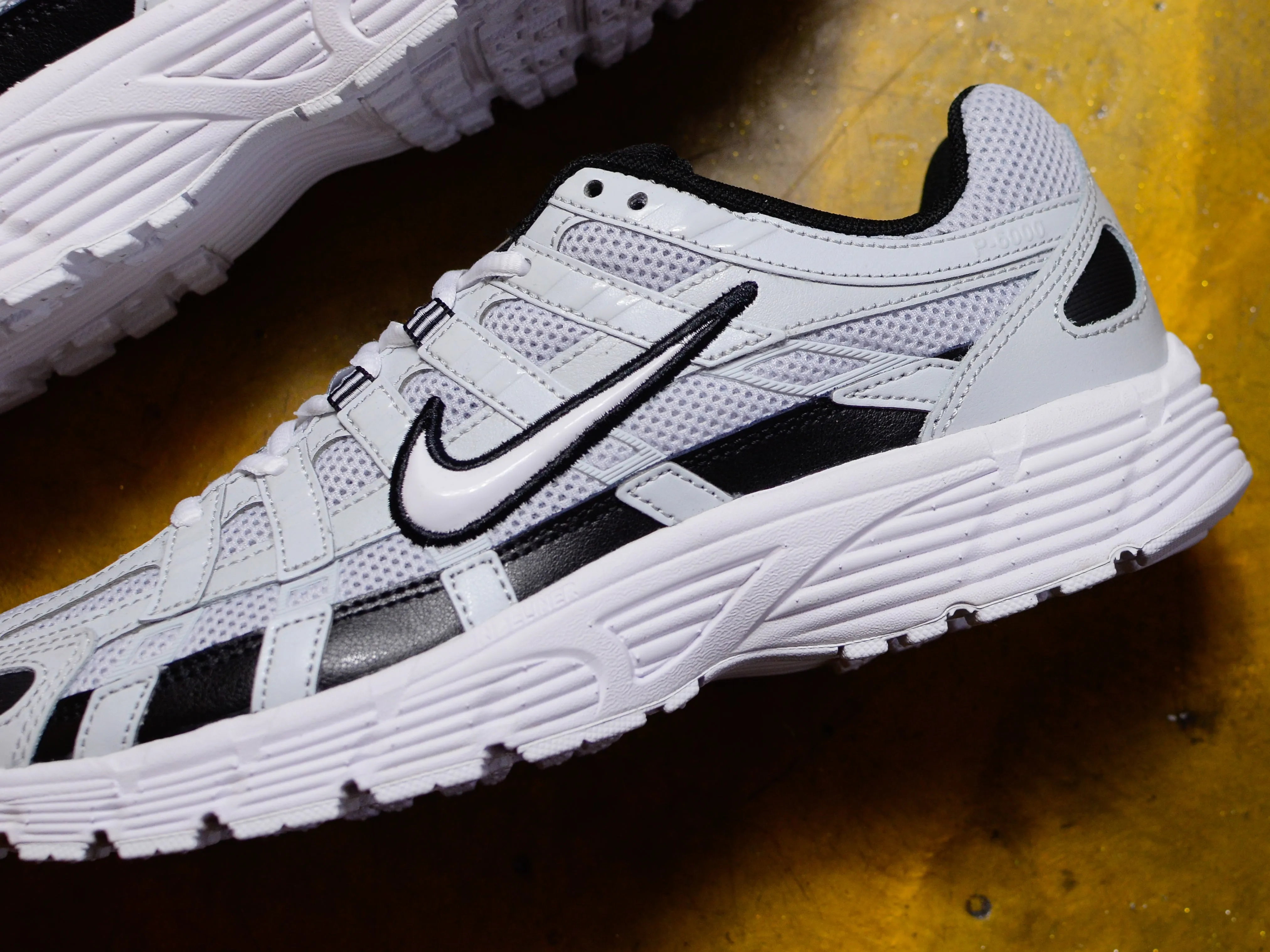 P-6000 - Pure Platinum / Black / White