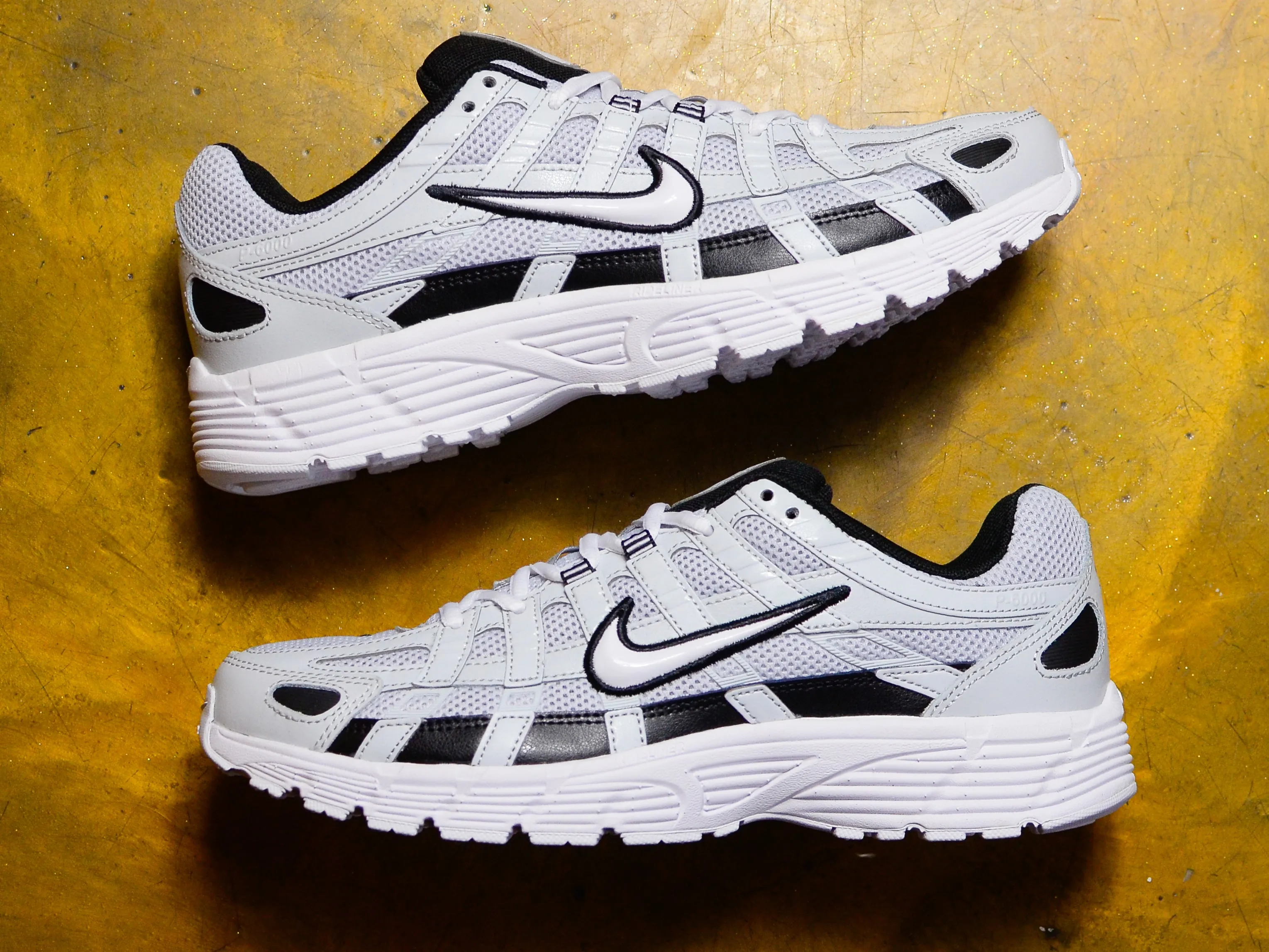P-6000 - Pure Platinum / Black / White
