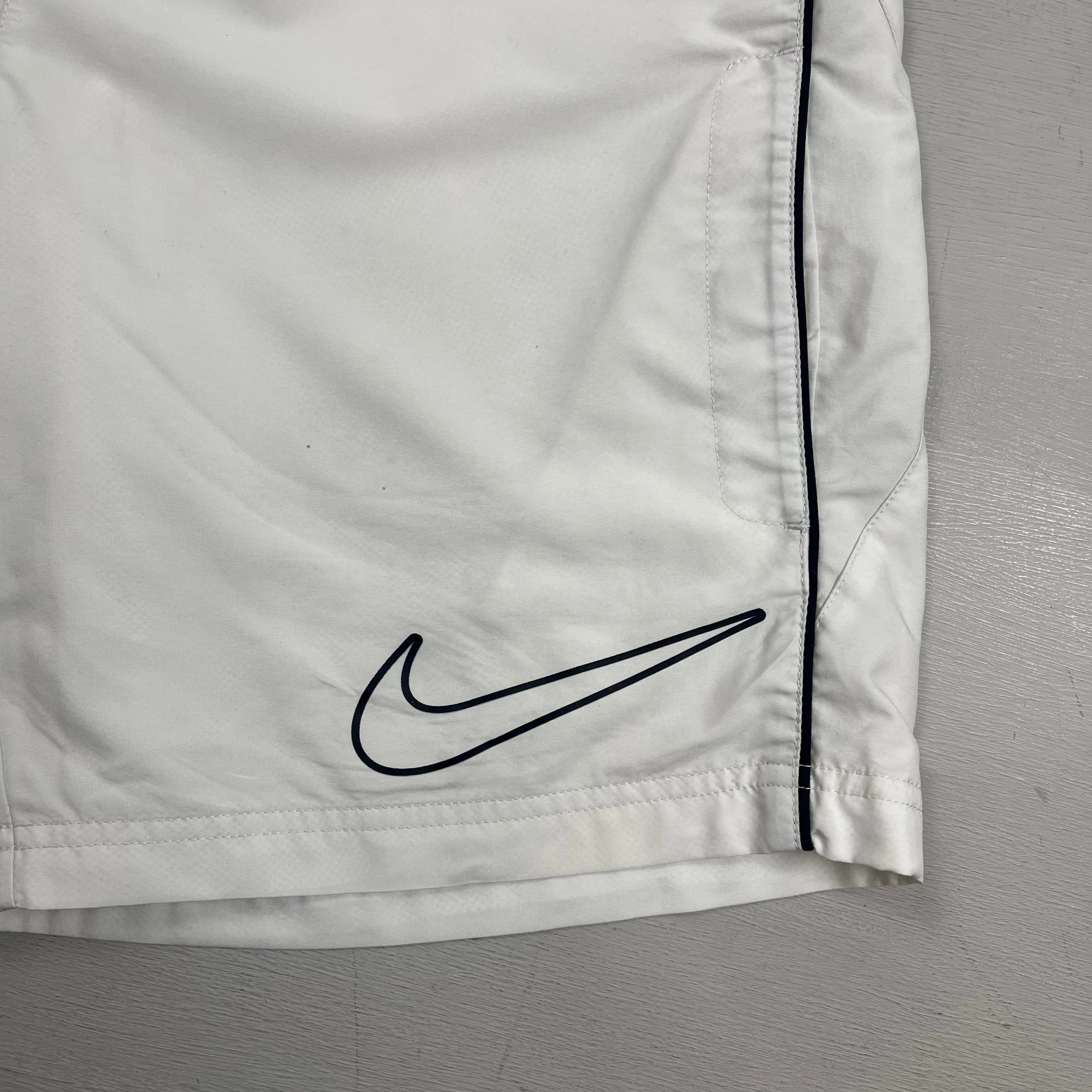 Vintage Nike White Shorts (S)