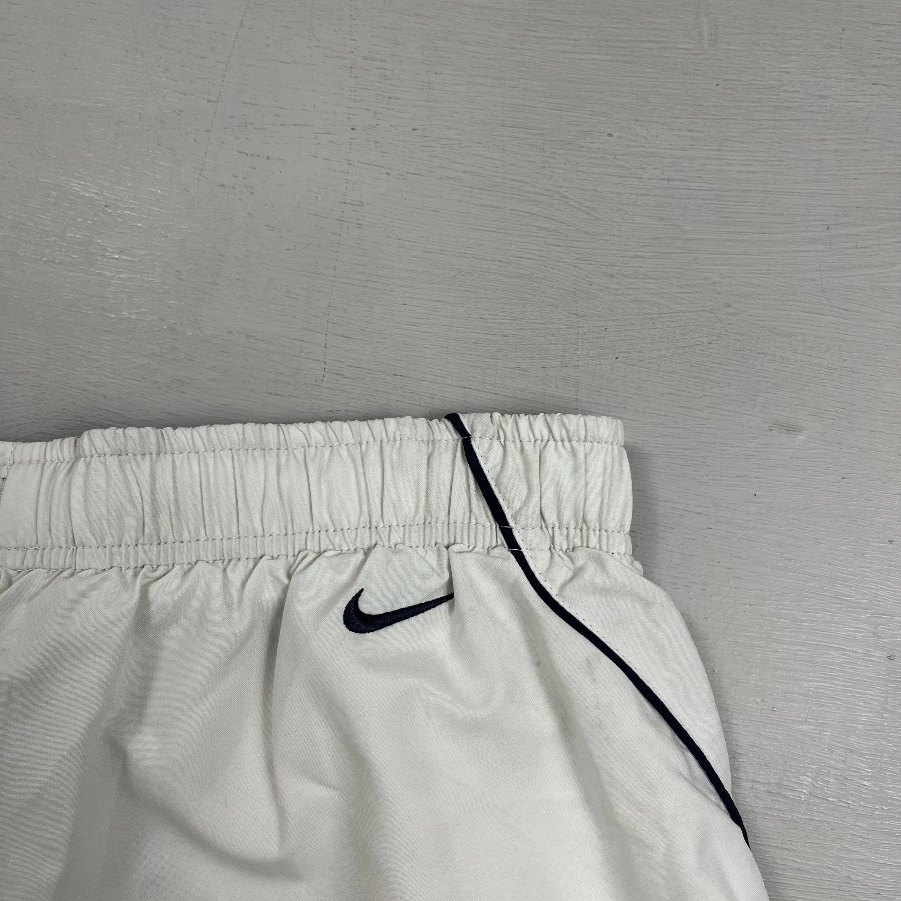 Vintage Nike White Shorts (S)