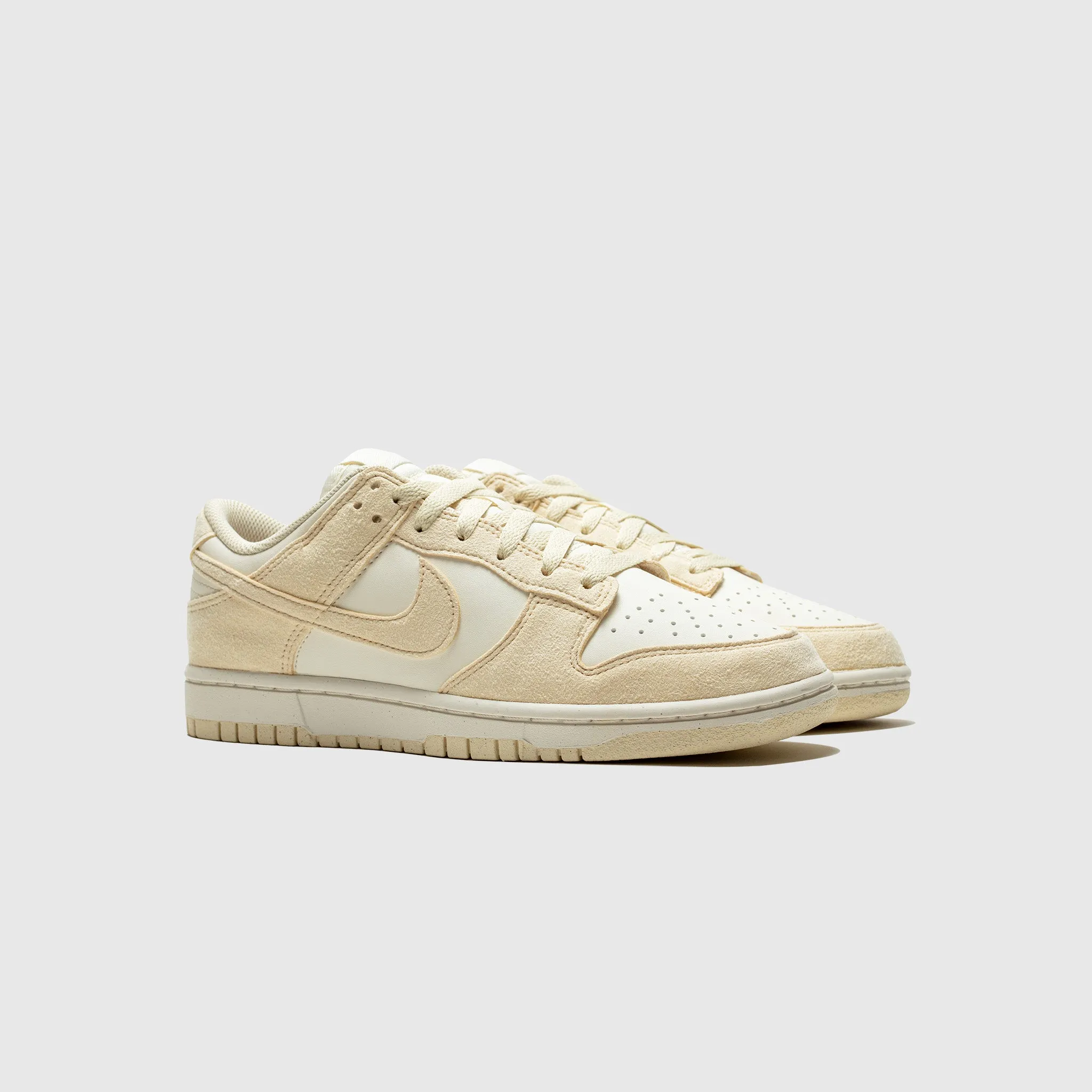 WMNS DUNK LOW BEACH PALE