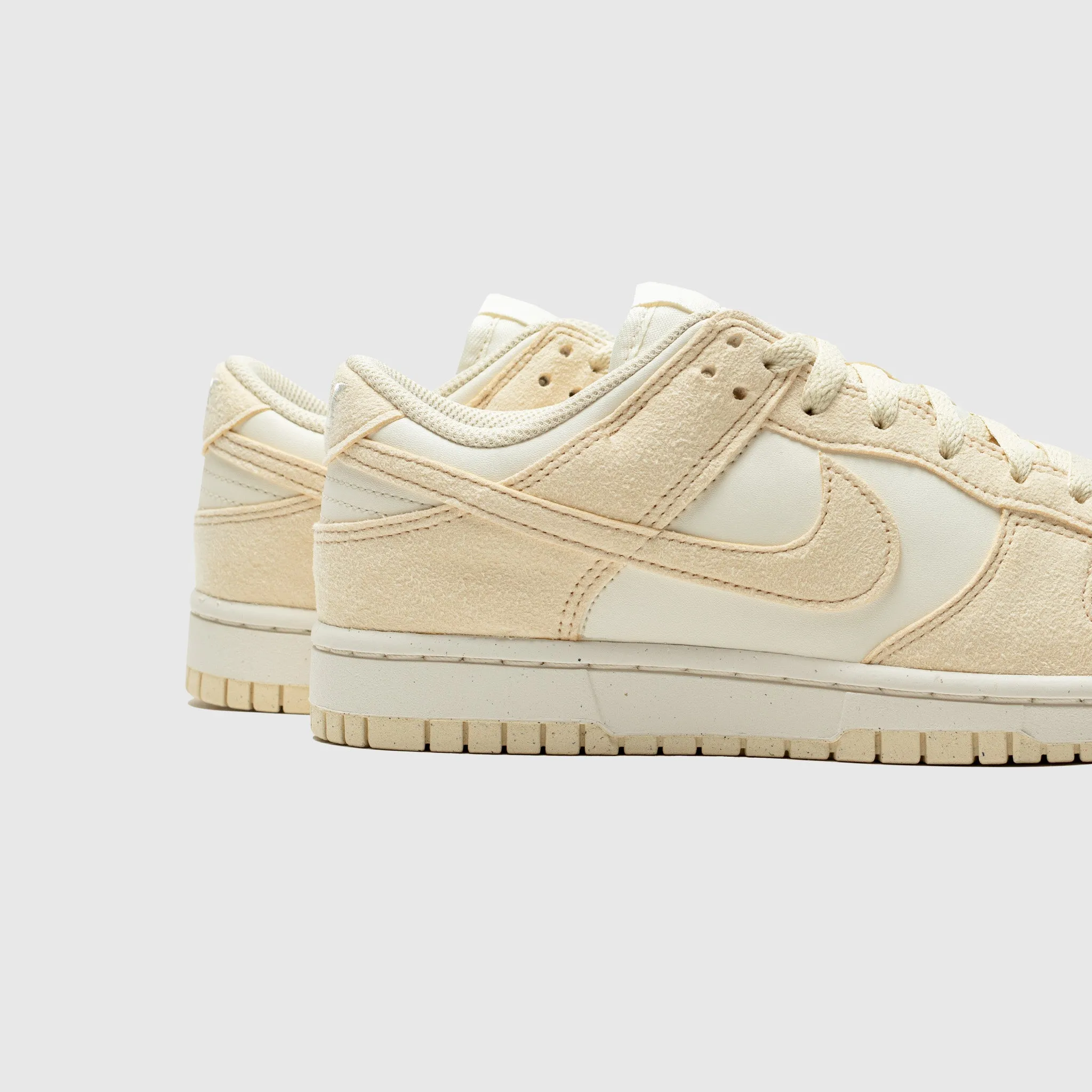 WMNS DUNK LOW BEACH PALE