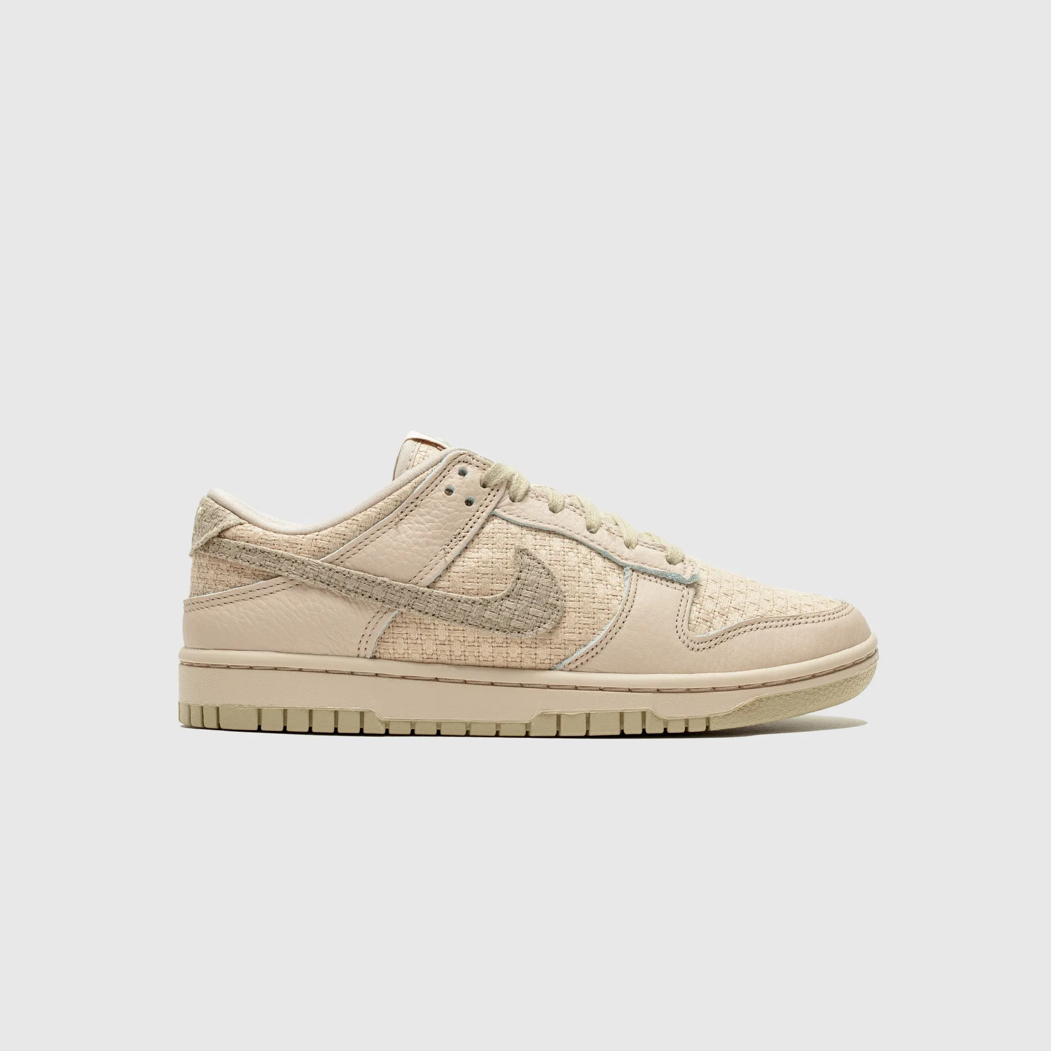WMNS DUNK LOW DESERT KHAKI
