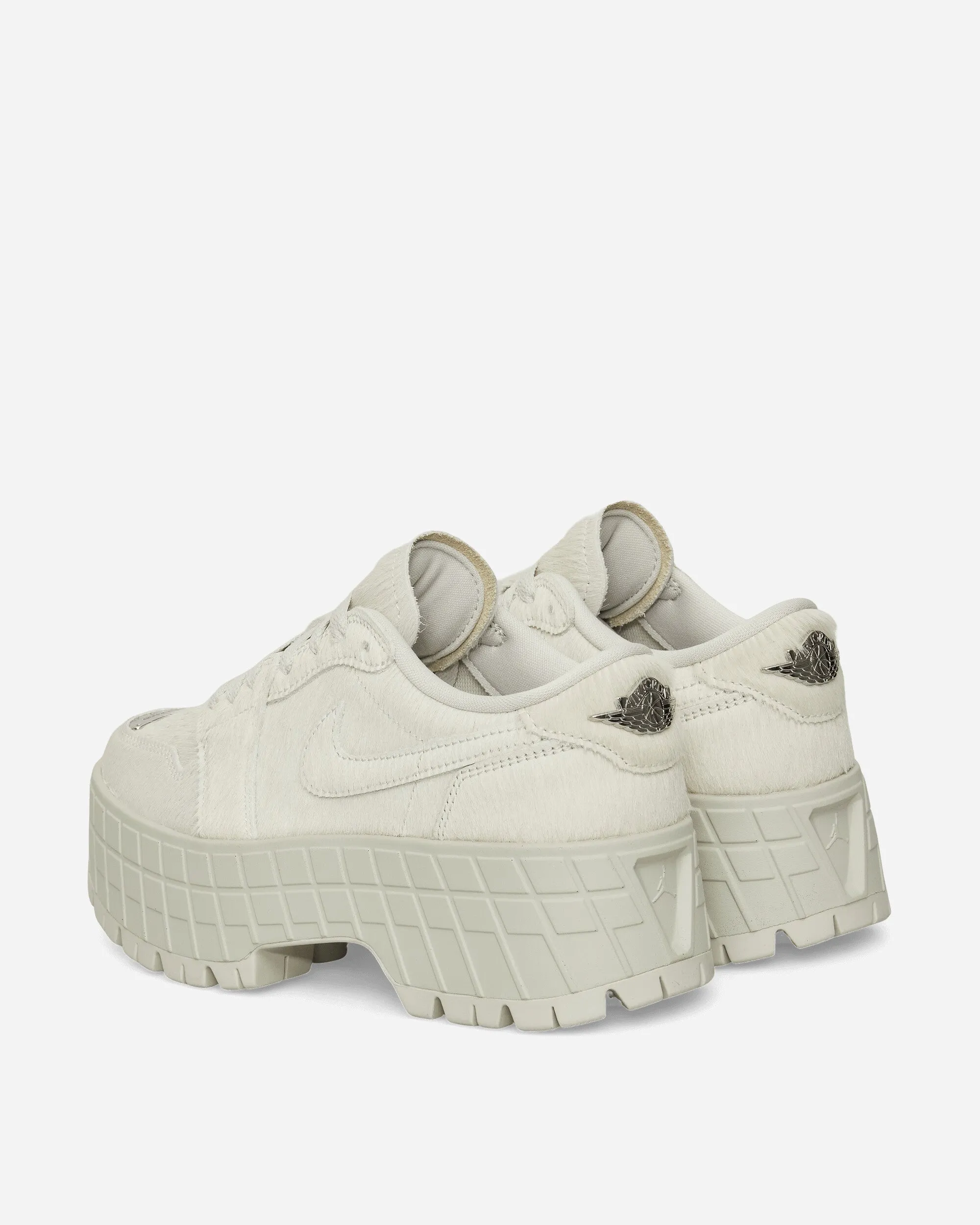 Women's Air Jordan 1 Brooklyn Low Sneakers Light Bone / Metallic Silver