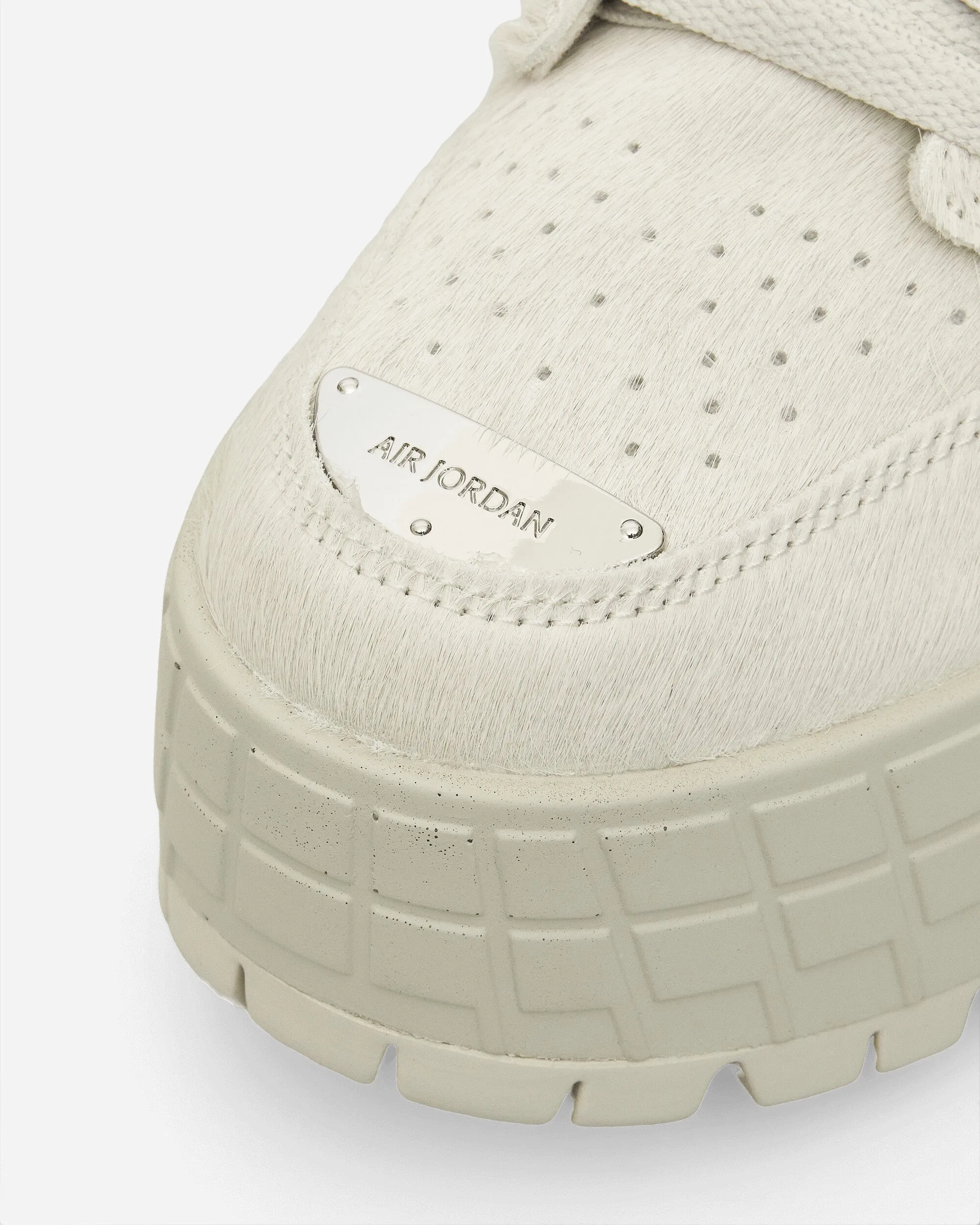 Women's Air Jordan 1 Brooklyn Low Sneakers Light Bone / Metallic Silver