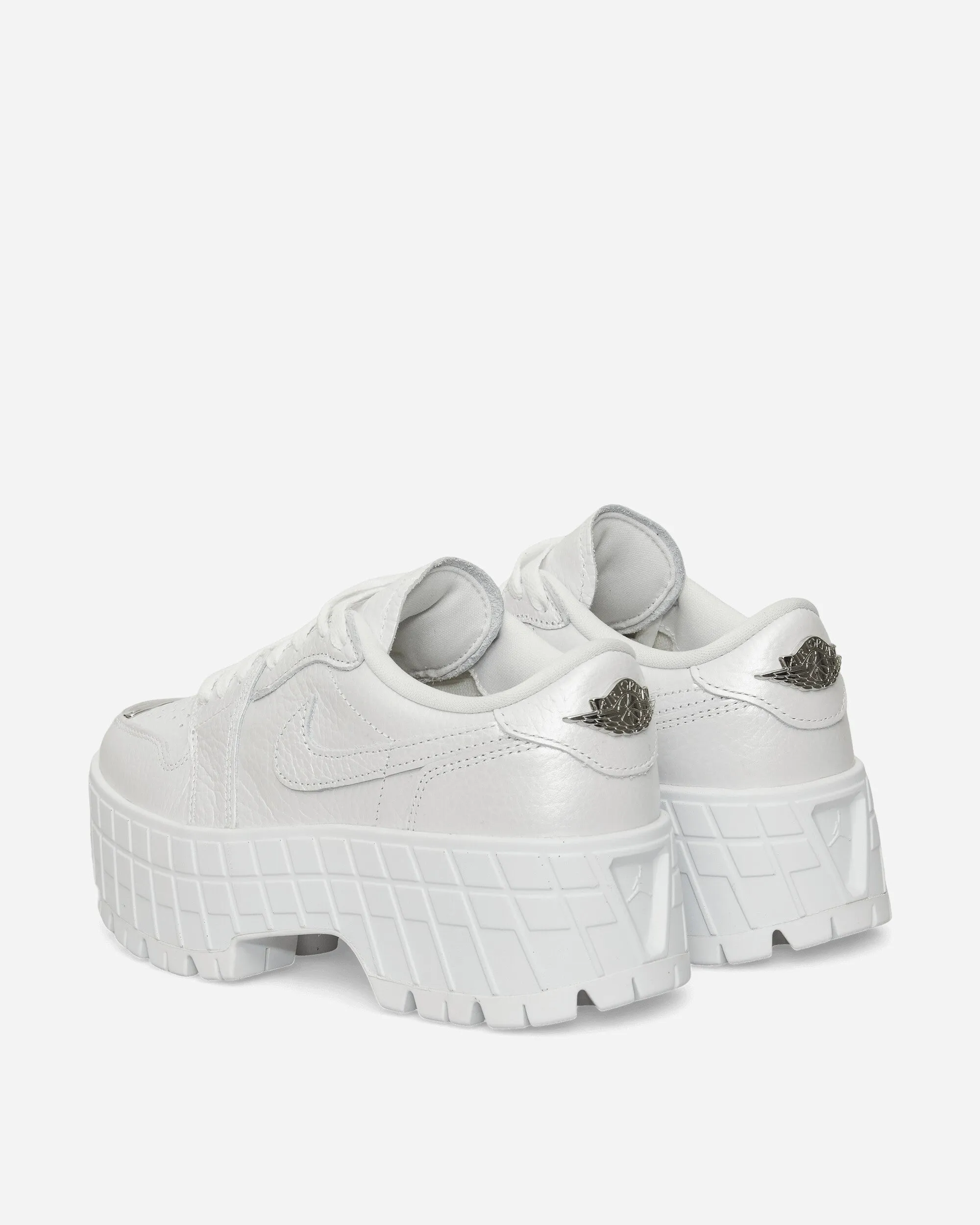 Women's Air Jordan 1 Brooklyn Low Sneakers White / Metallic Silver